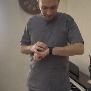 اسکراب مردانه طوسی لوما